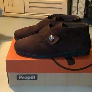 Propet booties 9.5 wide 2E